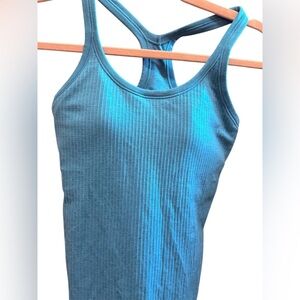 Lululemon Ebb to Street tank size 4
